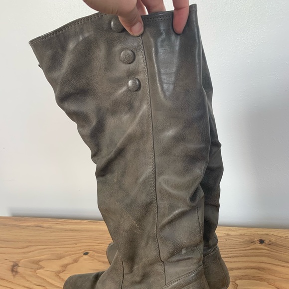 knee high boots - Picture 4 of 4